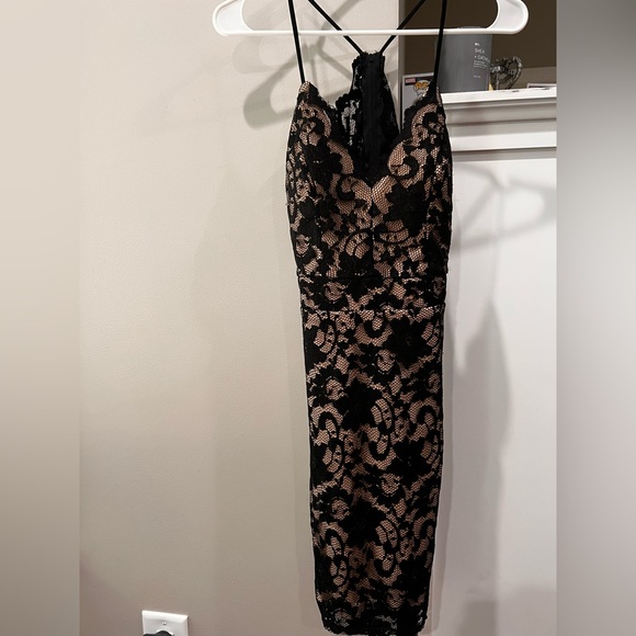 Small Windsor black lace mini dress - Picture 3 of 3